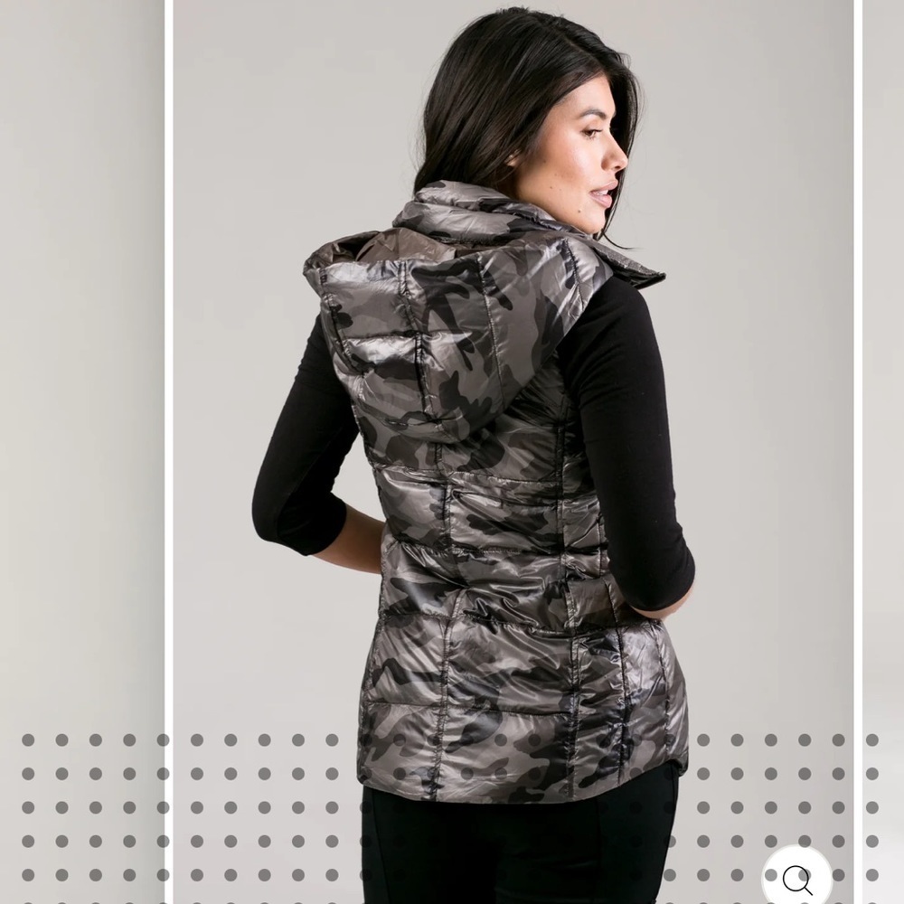 NEW MY ANORAK SZ SM SHORT HOODED QUILTED VEST CAMO - Picture 4 of 9